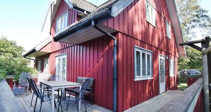 urige Haushälfte f. max. 6 Pers., sehr familienfreundl., Hund erlaubt, 2 Parkp.