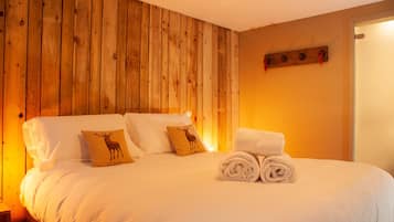 Comfy Double Room with Bath | Bộ đồ giường kháng dị ứng, truy cập Internet không dây miễn phí