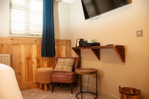 Comfy Double Room | Hypo-allergenic bedding, free WiFi, bed sheets