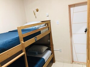 Shared Dormitory, Men only