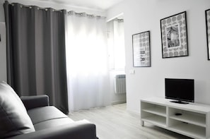 Executive Studio | Living room