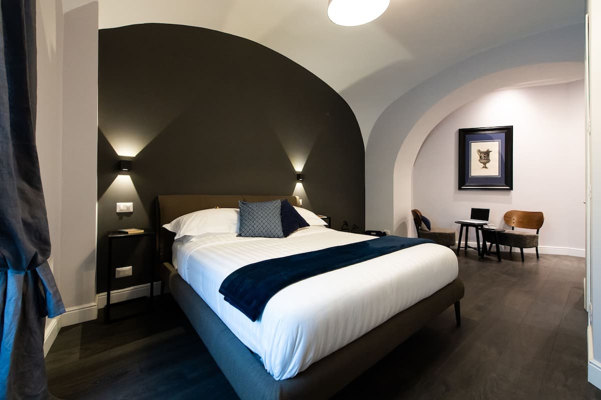 Deluxe Double Room | Minibar, in-room safe, soundproofing, iron/ironing board (on request)