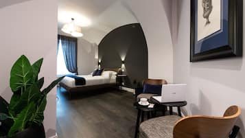 Deluxe Double Room | Minibar, in-room safe, soundproofing, iron/ironing board