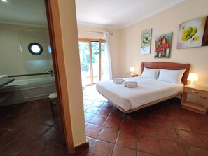 2 عدّة غرف نوم وخزنة داخل الغرفة ومكواة/لوح كي وواي فاي مجانًا