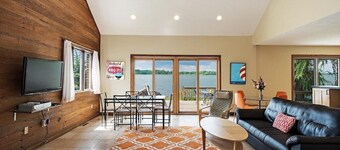 Waterfront 4/5 BR Near CP and Sports Force