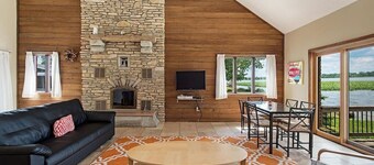 Waterfront 4/5 BR Near CP and Sports Force