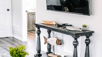 TV connectée, lecteur de DVD, vidéothèque, chaîne hi-fi