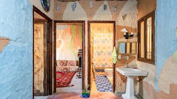 4 camere, ferro/asse da stiro, Wi-Fi, lenzuola