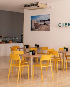 Free daily buffet breakfast - Hotel Chery (Cervia)