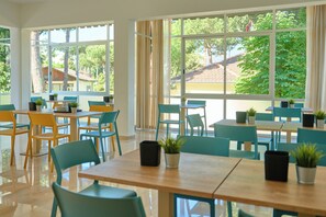 Free daily buffet breakfast - Hotel Chery (Cervia)