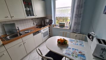 Køleskab, ovn, kogeplade, opvaskemaskine