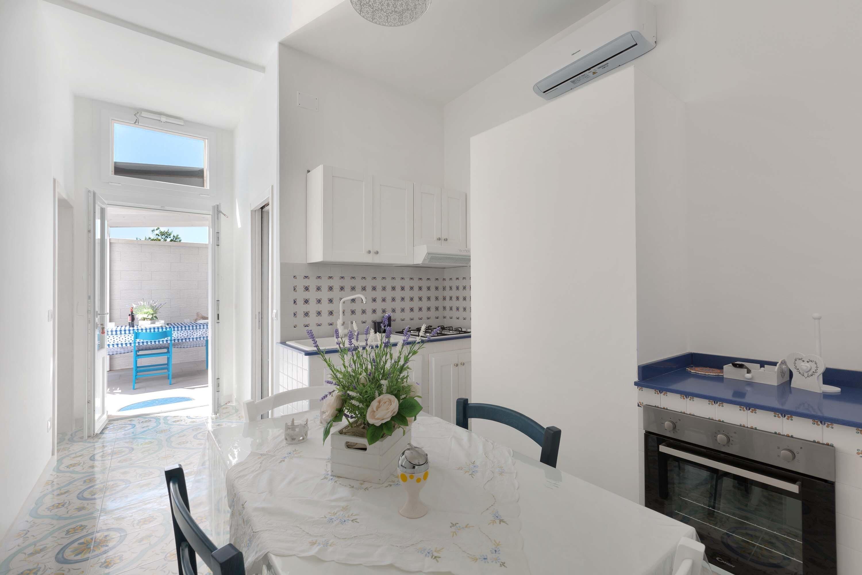 Standard Apartment, 2 Bedrooms (Appartamento 3) | In-room dining