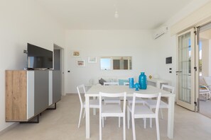 In-room dining - Villa Diamante (Maruggio)