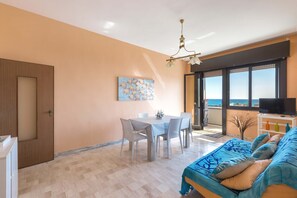 Appartamento Standard, 2 camere da letto | Soggiorno | TV