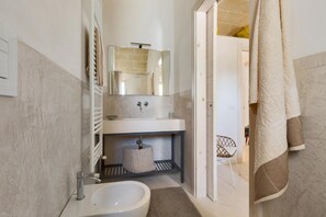 Comfort House, 3 Bedrooms | Bathroom