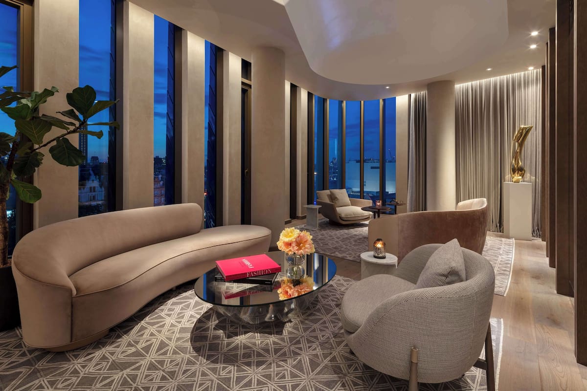 Tower Penthouse Suite | 1 bedroom, Egyptian cotton sheets, premium bedding, minibar