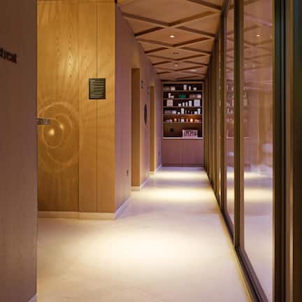 Couples treatment rooms, sauna, hot tub, steam room, body treatments