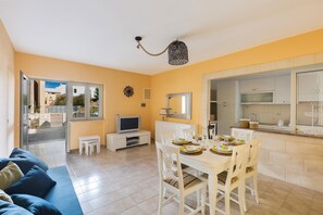 Standard-Haus, 3 Schlafzimmer (8 Bedrooms) | Wohnbereich | Fernseher