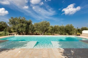 Seasonal outdoor pool - Villa Joy (Ostuni)