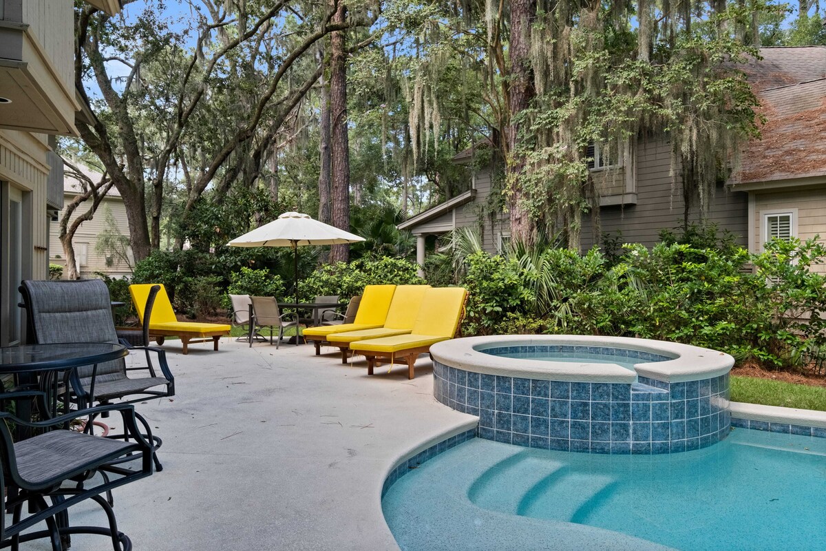 Perfect Sea Pines location with spectacular pool and spa!