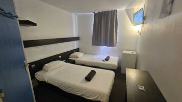 Klassieke Twin kamer | Verduisterende gordijnen, geluiddichte muren, gratis wifi, beddengoed