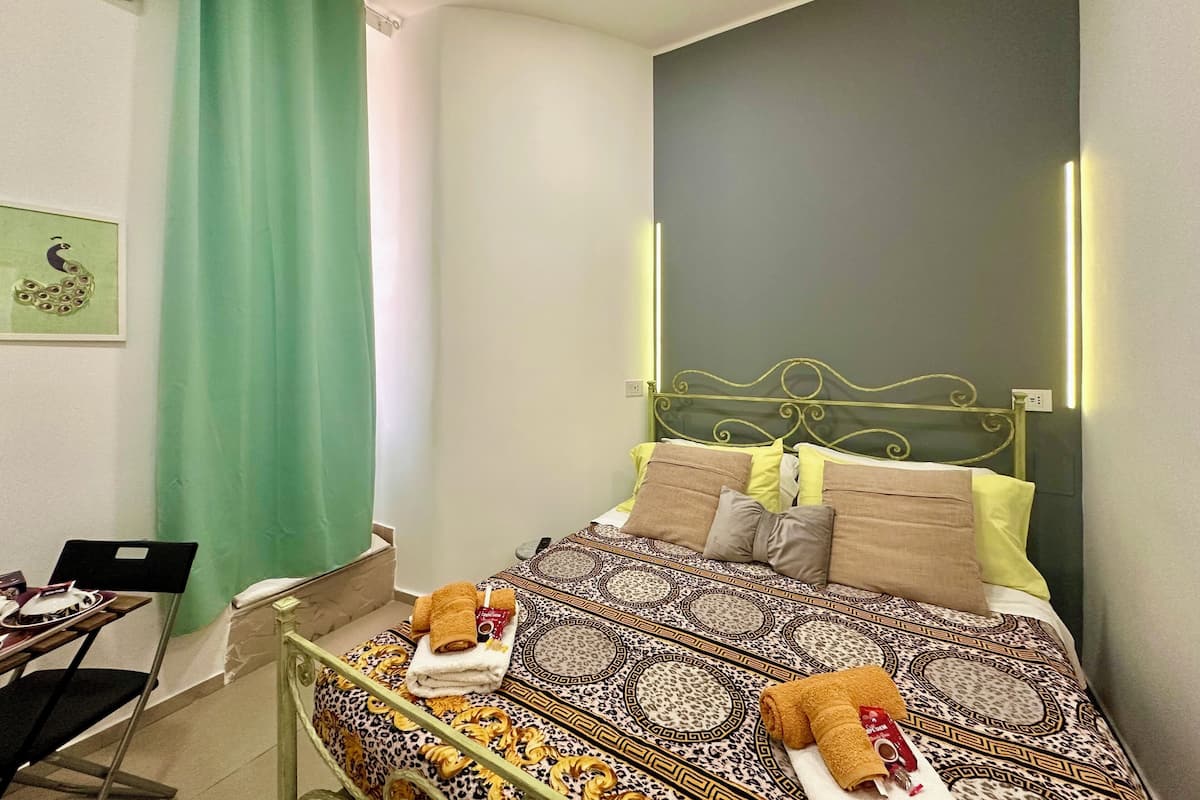 Habitación doble estándar | Ropa de cama hipoalergénica, escritorio, wifi gratis y ropa de cama