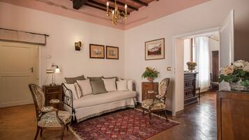 Doppelzimmer, Talblick | 1 Schlafzimmer, kostenloses WLAN, Bettwäsche