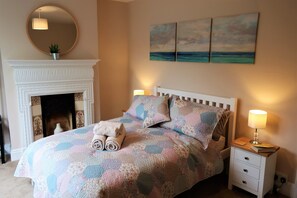 2 chambres, fer et planche à repasser, Wi-Fi, draps fournis
