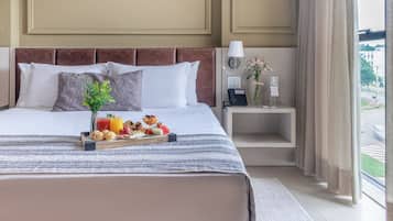 Minibar, in-room safe, iron/ironing board, free WiFi