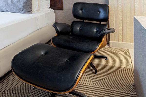 Deluxe kamer, 2 eenpersoonsbedden | Badkamer | Een douche, een haardroger, handdoeken, zeep