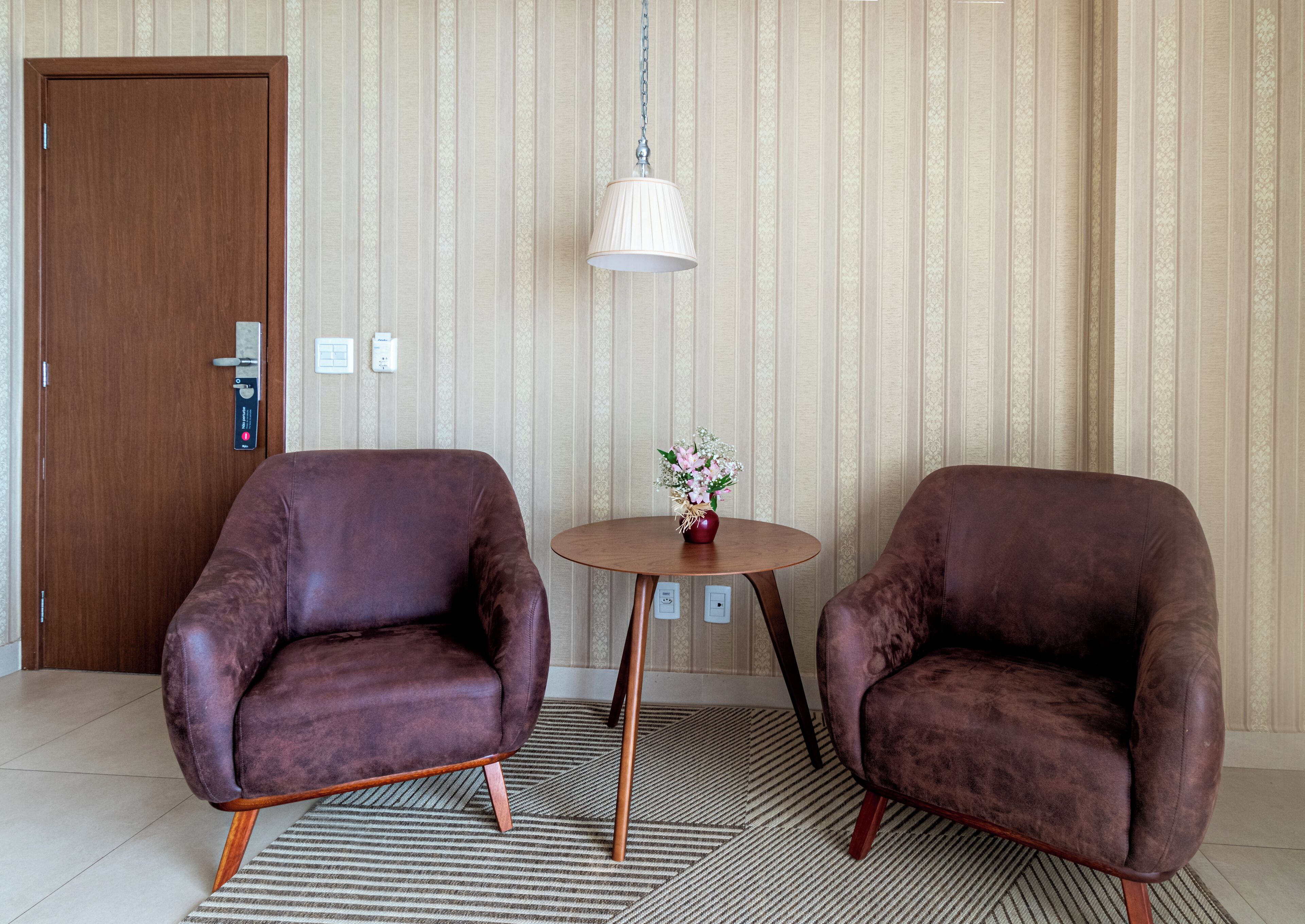 premium room, 1 double bed | minibar, in-room safe, desk, iron/ironing board