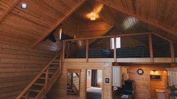 Bear Cabin with Hot tub | Living area