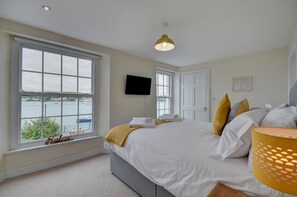 2 bedrooms, iron/ironing board, free WiFi, bed sheets - 2 Bed in Appledore (oc-loblof) (Appledore)