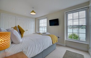 2 bedrooms, iron/ironing board, free WiFi, bed sheets - 2 Bed in Appledore (oc-loblof) (Appledore)