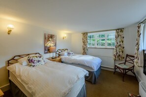4 bedrooms, iron/ironing board, travel crib, free WiFi