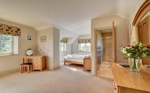 3 bedrooms, iron/ironing board, travel crib, free WiFi