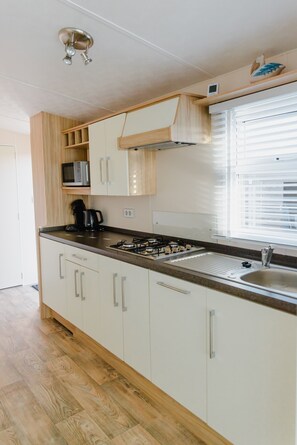 Fridge, microwave, oven, dishwasher - CS 63 - Vakantiepark Callassande (Callantsoog)