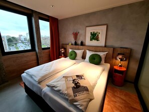 Medium | Kalis bunyi, Wi-fi percuma, cadar katil 