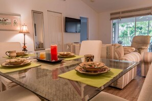 Condo, Multiple Beds (Olde Hickory Ave.) | Private kitchen