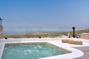Suite, Hot Tub, Partial Sea View (Love) | Terrace/patio