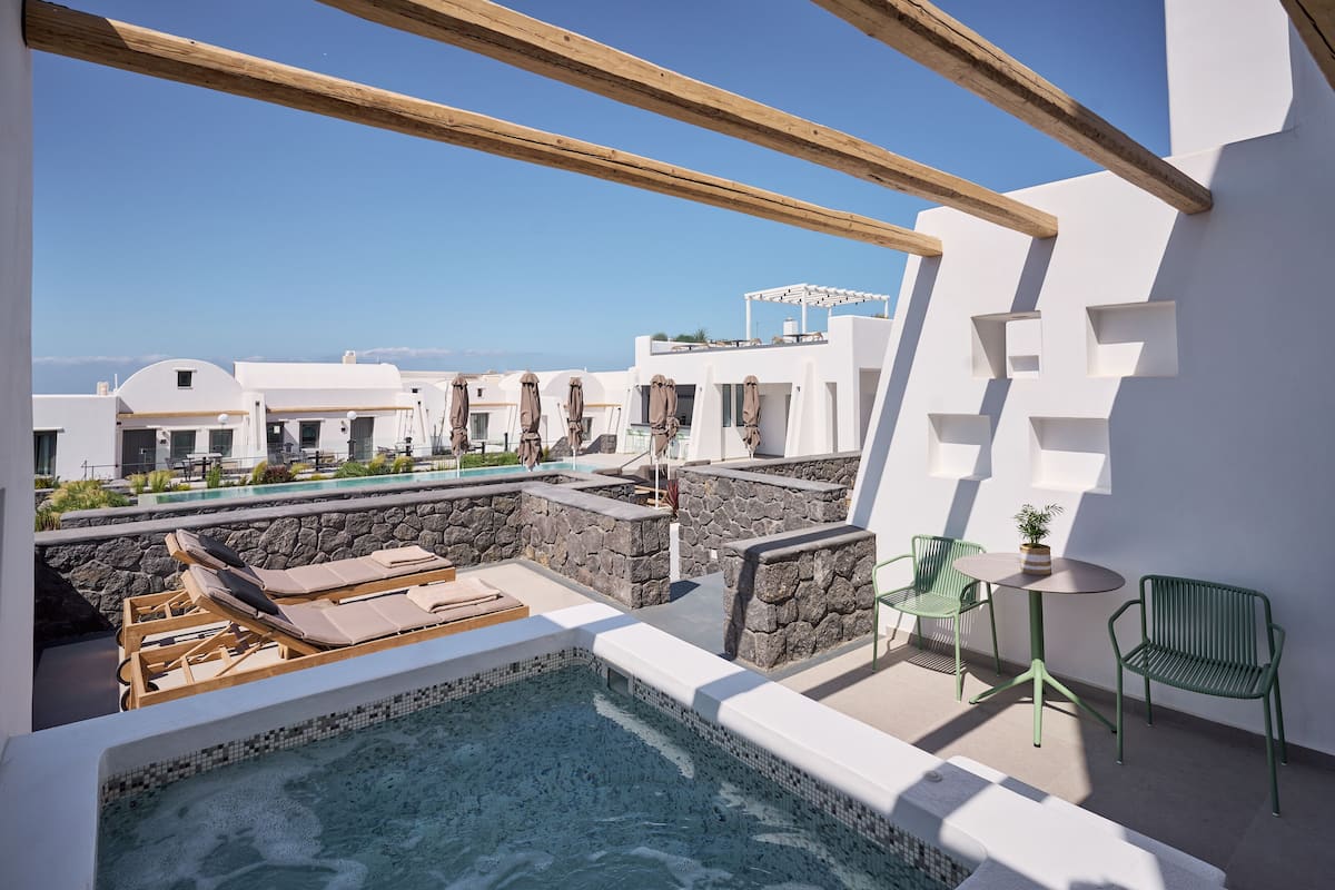 Comfort-Suite, Whirlpool, Poolblick | Terrasse/Patio