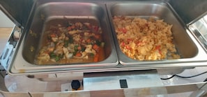 Daily buffet breakfast for a fee - Hotel Friendship (Mandalay)