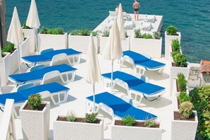 Sun deck
