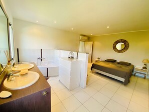 3 bedrooms, iron/ironing board, free WiFi, bed sheets - La Gaude, villa 6 people-garden-pool-open view in a quiet (La Gaude)