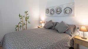 2 bedrooms, iron/ironing board, Internet, bed sheets - Anaga Experience: mountain & beach retreat (Unknown)