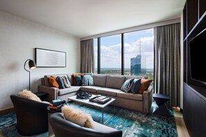 42-inch flat-screen TV with premium channels, TV - Austin Marriott Downtown (Austin)