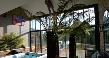 Gite avec spa de nage et sauna. La Grange de Tissey. Baie du Mont Saint-Michel