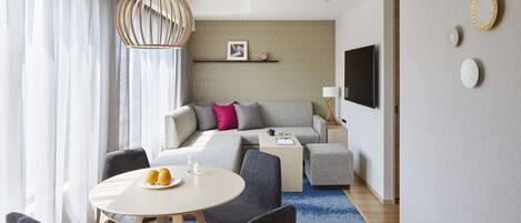 Suite, plusieurs lits, cuisine | Literie hypoallergénique, coffres-forts dans les chambres, bureau