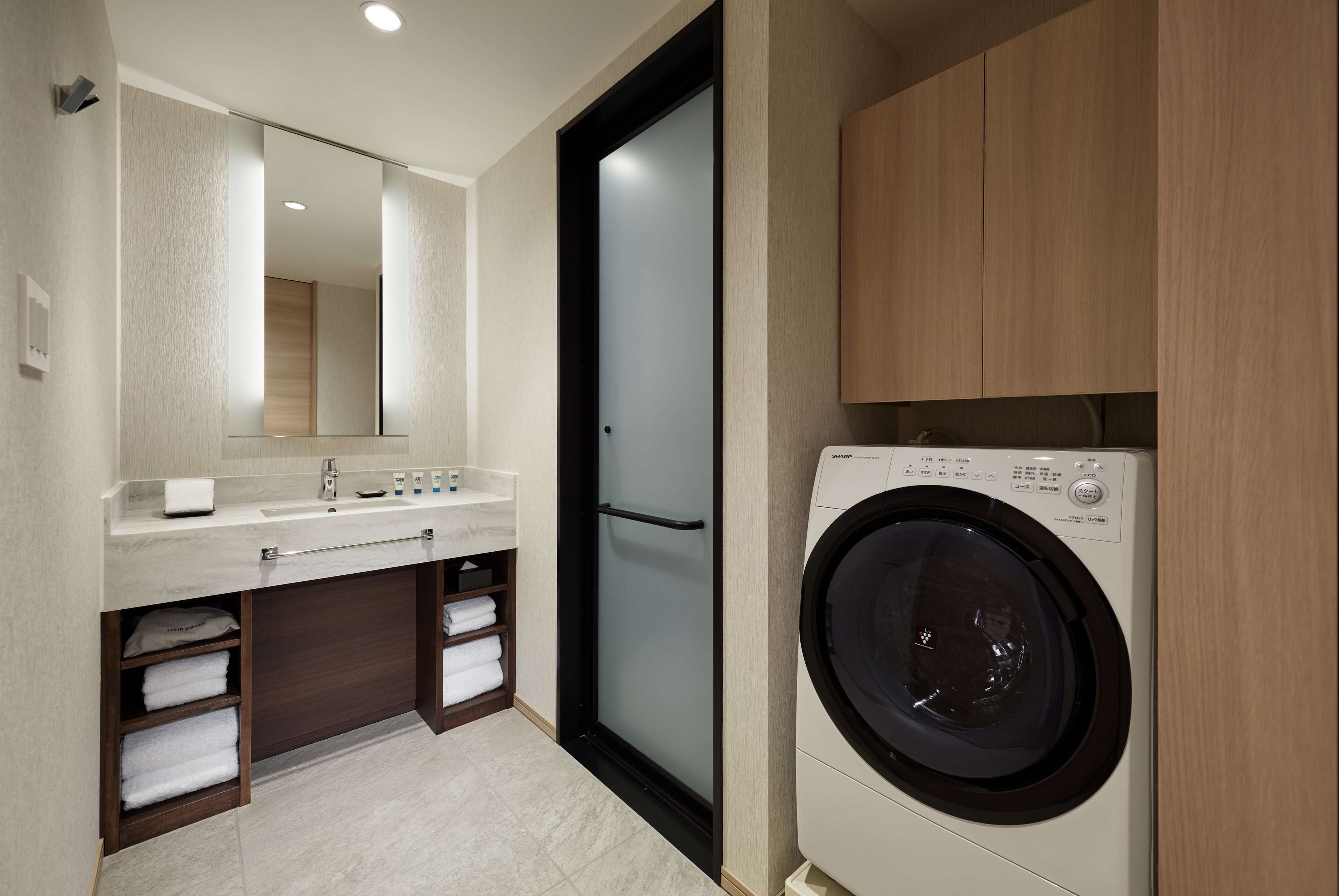 suite, multiple beds, kitchen (specialty) | hypo-allergenic bedding, in-room safe, desk, laptop workspace