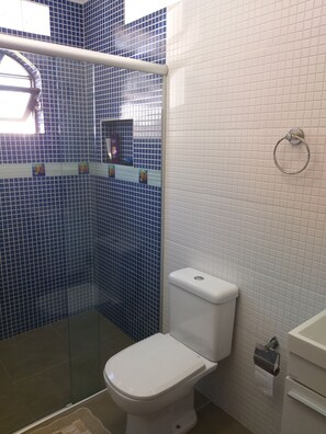 Toallas y papel de baño 